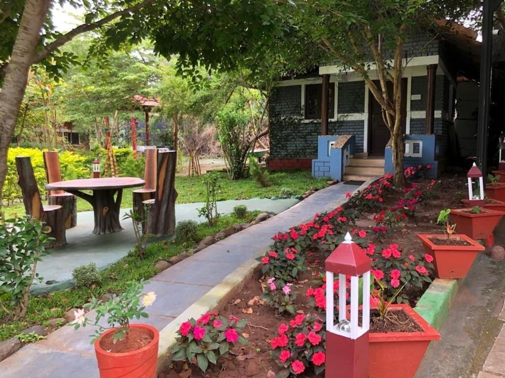 Chalets Resort Masinagudi Udagamandalam Exterior photo